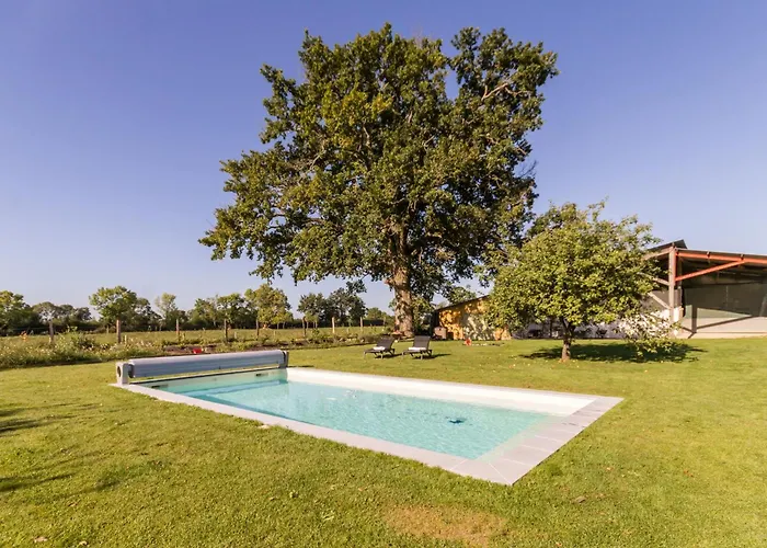 Дом отдыха Jungle Avec Terrasse Et Piscine Chauffee Pres De Nantes - Fr-1-306-1304 *